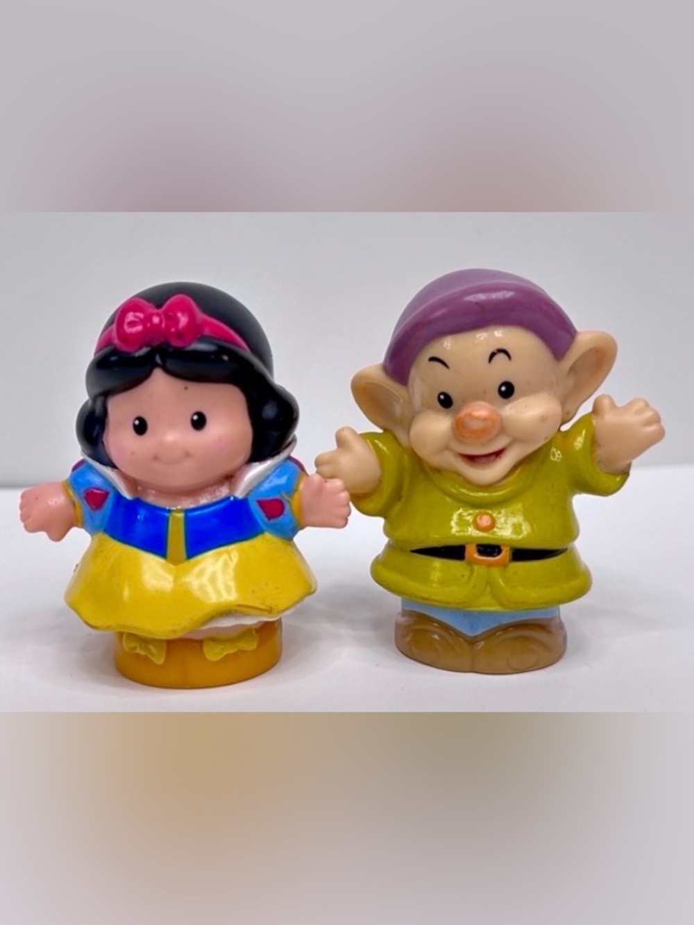 DISNEY - LITTLE PEOPLE PRINCESS CASTLE PACK AND GO - W/ SNOW WHITE & DOPEY DWARF - Picture 5 of 6